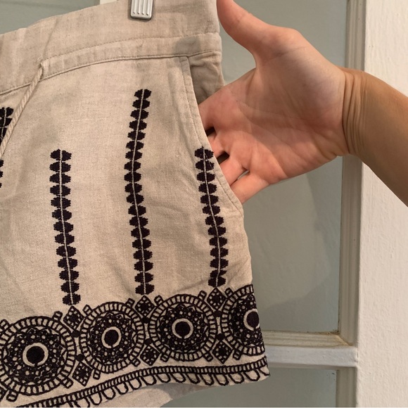Loft linen embroidered shorts - size 0 - Picture 8 of 9